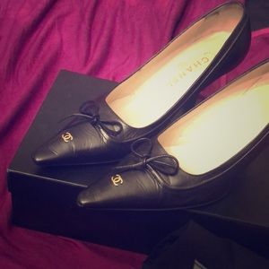Chanel Classic Black Pump 7B